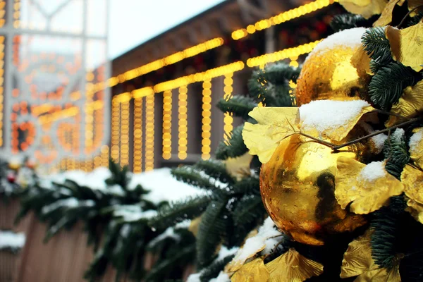 Prachtig Ingericht Kerstbomen Tijdens Vakantie Van Het Nieuwjaar — Stockfoto