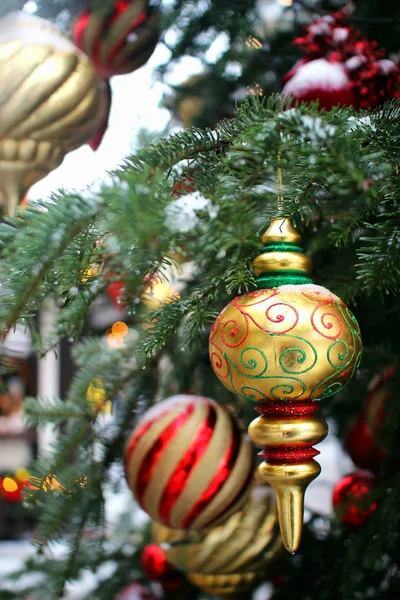 Prachtig Ingericht Kerstbomen Tijdens Vakantie Van Het Nieuwjaar — Stockfoto