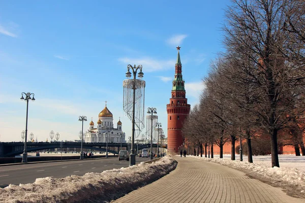 Március 2018 Moszkva Oroszország Kilátással Vodovzvodnaya Torony Kreml Töltés Főváros — Stock Fotó
