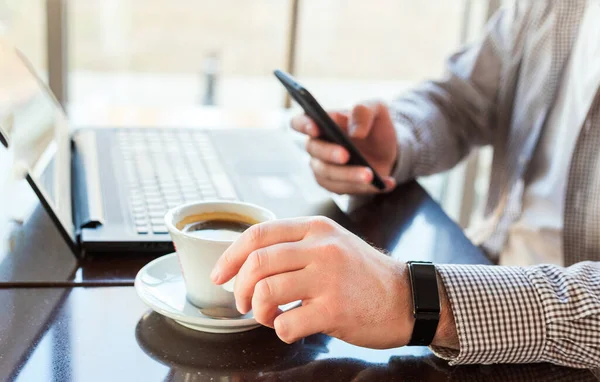 Man Smart Watch Drinking Coffee Work Space Man Using Laptop — Stock Photo, Image