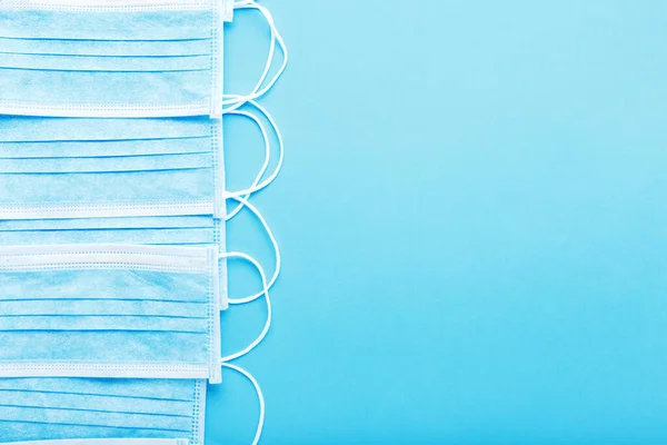 Medizinische Hygienemasken Medizinische Schutzmasken Blauer Hintergrund Mit Kopierraum Chirurgische Einweg — Stockfoto
