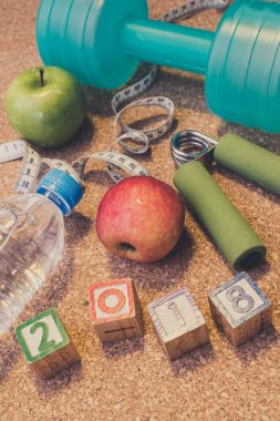 Yat - mutlu yeni yıl 2018. Fitness ve sağlıklı beslenme kavramı