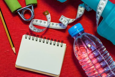 Yat - halter, teyp, el kavrama, maden suyu, F ölçme