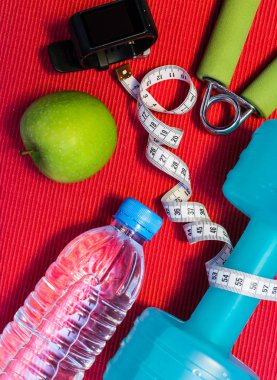 Yat - halter, teyp, el kavrama, maden suyu, F ölçme