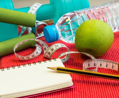 Yat - halter, teyp, el kavrama, maden suyu, F ölçme