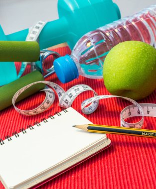 Yat - halter, teyp, el kavrama, maden suyu, F ölçme