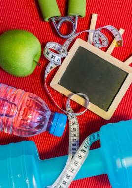 Yat - halter, teyp, el kavrama, maden suyu, F ölçme