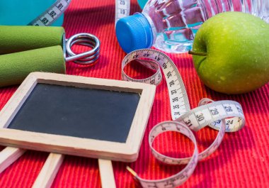 Yat - halter, teyp, el kavrama, maden suyu, F ölçme