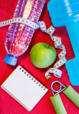 Yat - halter, teyp, el kavrama, maden suyu, F ölçme