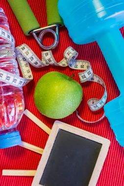 Yat - halter, teyp, el kavrama, maden suyu, F ölçme