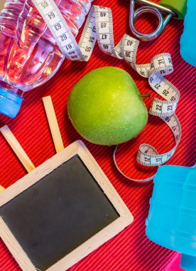 Yat - halter, teyp, el kavrama, maden suyu, F ölçme