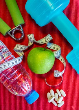 Yat - halter, teyp, el kavrama, maden suyu, F ölçme