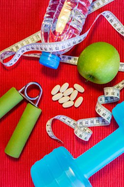 Yat - halter, teyp, el kavrama, maden suyu, F ölçme