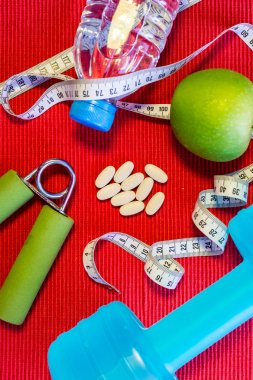 Yat - halter, teyp, el kavrama, maden suyu, F ölçme