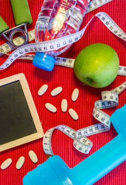 Yat - halter, teyp, el kavrama, maden suyu, F ölçme