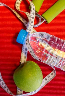 Yat - halter, teyp, el kavrama, maden suyu, F ölçme