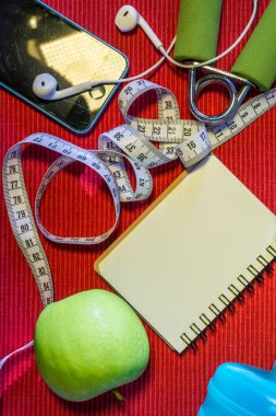 Yat - halter, teyp, el kavrama, maden suyu, F ölçme