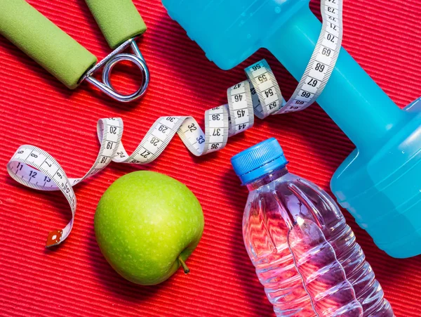 Yat - halter, teyp, el kavrama, maden suyu, F ölçme