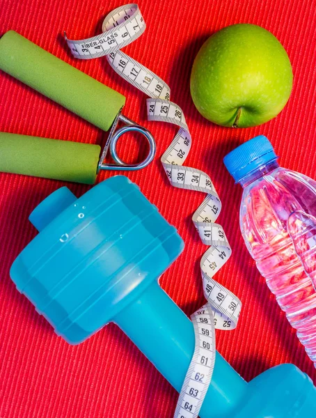 Yat - halter, teyp, el kavrama, maden suyu, F ölçme