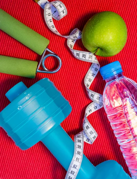 Yat - halter, teyp, el kavrama, maden suyu, F ölçme