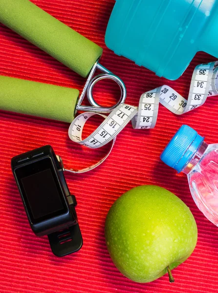 Yat - halter, teyp, el kavrama, maden suyu, F ölçme