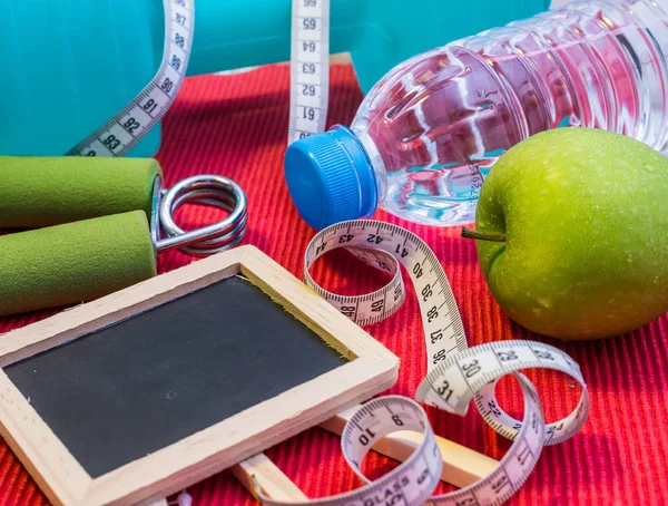 Yat - halter, teyp, el kavrama, maden suyu, F ölçme