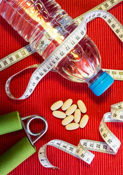 Yat - halter, teyp, el kavrama, maden suyu, F ölçme