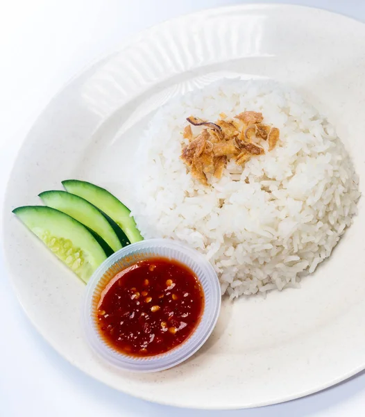 Asiatisches Essen Weißer Reis Sambal Und Gurke Auf Einem Teller — Stockfoto