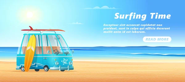 Surfing van na písečné pláži, mořské vlny a jasného slunečného dne. Surf autobus banner design. — Stockový vektor