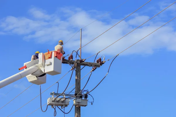 Tel sepet hidrolik kaldırma platformu araç güç hattının tamir elektrikçiler