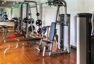 Sağlık egzersiz fitness merkezi spor salonu ekipmanları