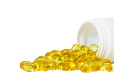 morina karaciğeri yağı kapatın ya da balık yağı kapsülleri 