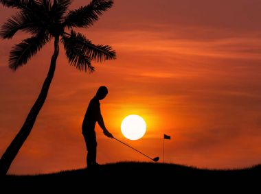 Sunset bulvarında atış isabet siluet golfçü  