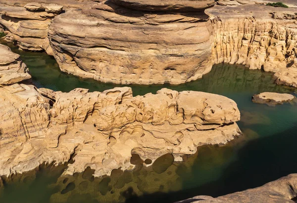 Canyon met water inthailand — Stockfoto