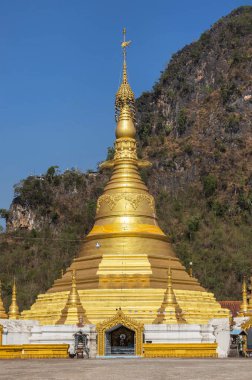 büyük golden pagoda Budist tapınağı Selami thonzu bölgedeki Kayin devlet, Myanmar (Burma) 