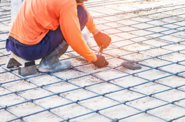 İnşaat alanında barda çelik takviye imalatı alt