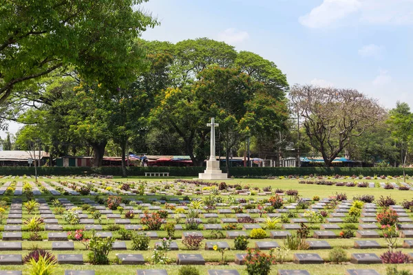 公开战争公墓 是第二次世界大战的联盟的囚犯的历史纪念碑在北碧府泰国 — 图库照片