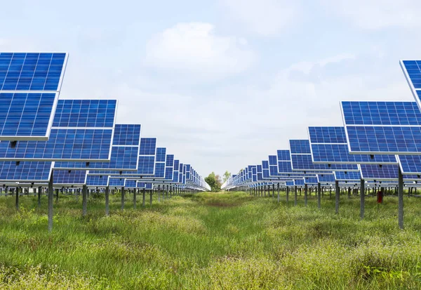 Filas Células Solares Silicio Policristalino Planta Energía Solar Vez Hacia — Foto de Stock