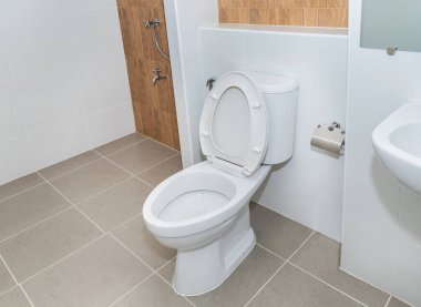 Banyoda seramik klozet