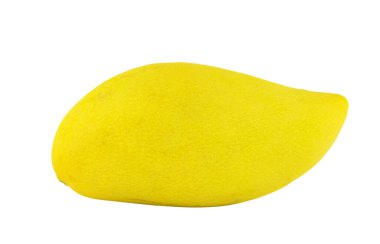 Beyaz arka planda izole edilmiş sarı olgun güzel mango meyvesi..