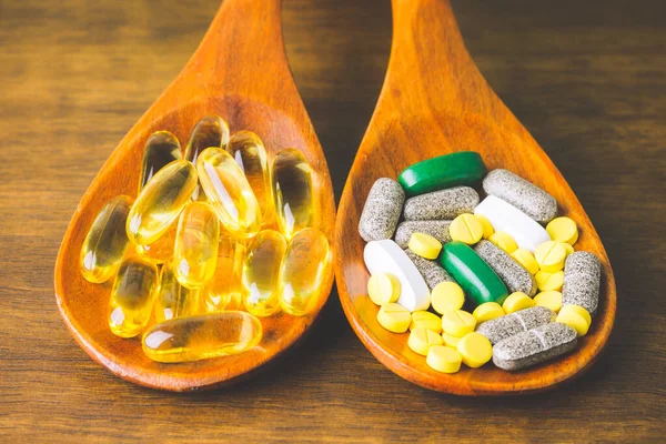 Tedavi için ilaç reçetesi. İlaç, sağlık için konteynırda tedavi. Eczane teması, kapsül hapları ve paketlerde ilaç antibiyotiği..