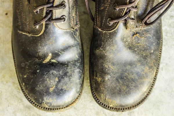 Old Black Leather Shoes Floor Pair Old Dirty Black Leather — Stock Photo, Image