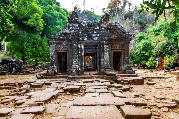 Unesco Dünya Mirası Güney Laos KDV Phou ya da Wat Phu görülmektedir