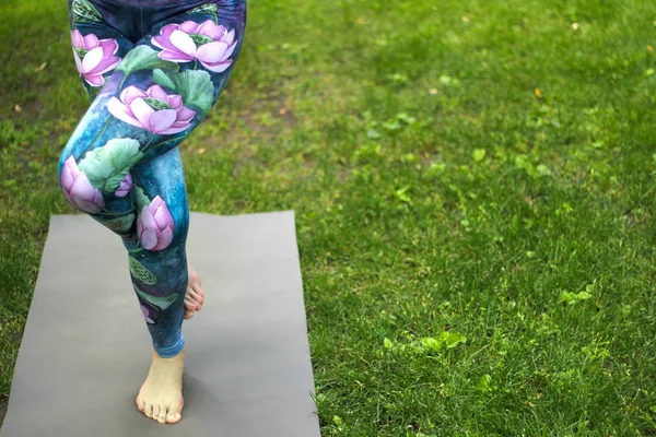 Girl Curly Blond Hair Practices Yoga Park — Stock Photo, Image