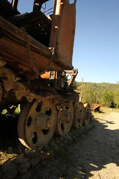 Hdr Bild Eines Alten Rostigen Traktors Auf Einem Feld — Stockfoto