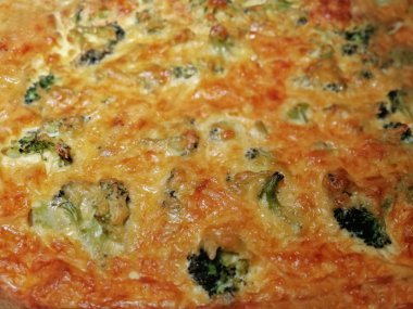 Pizza Margherita. Brokoli güveci. Doku.