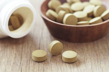 ahşap masa doğum kontrol hapı tıpta ot