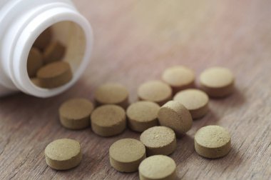 ahşap masa doğum kontrol hapı tıpta ot