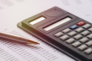 hesap makinesi ve kalem kağıt finans, hesap ve sermaye 
