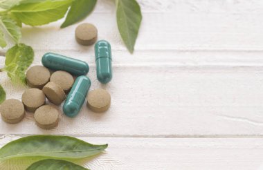 ot hap ve ayrılmak ahşap masa ve kopya alanı üzerinde sağlıklı, en iyi görünüm için